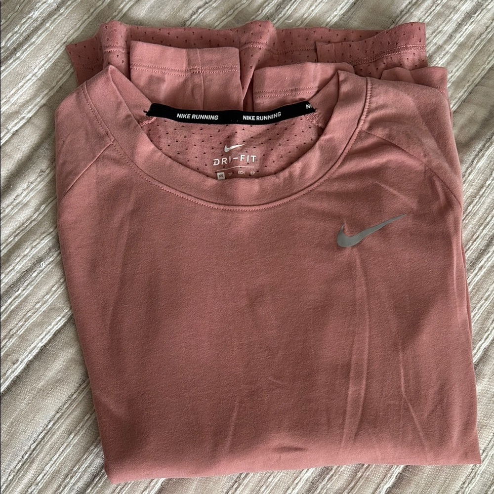 Excellent condition! Women’s Nike Running long sleeve, XS